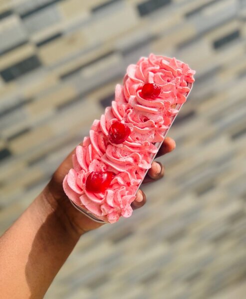 Gâteau glacé aux cerises