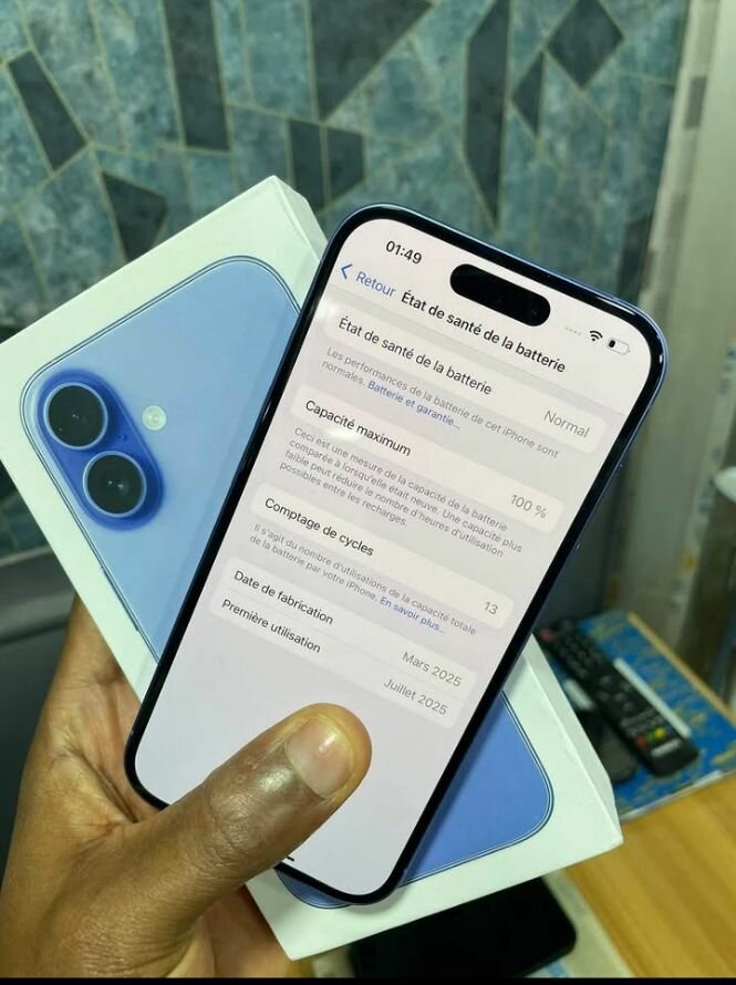 iPhone 16  bleu 128GB neuf