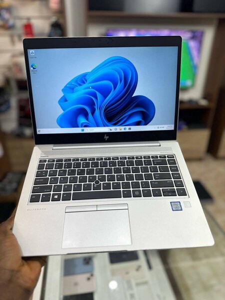 *HP ELITEBOOK 840 G6*