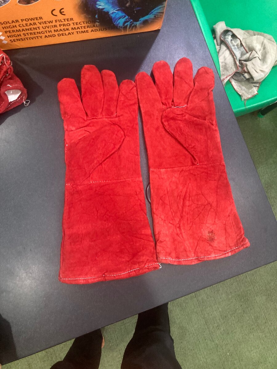 Leather hand Gloves