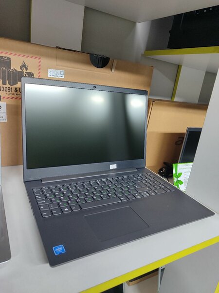 Lenovo v15