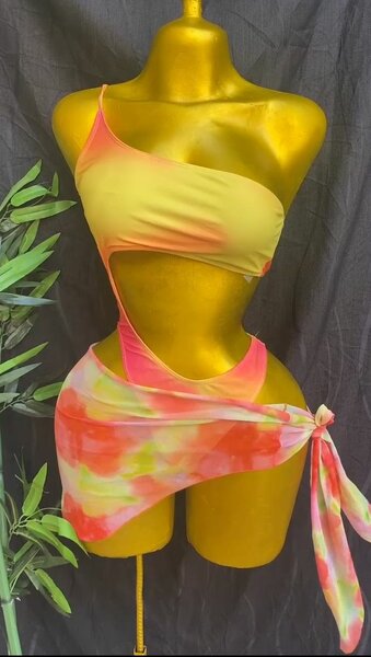 Robe de Plage Échancrée