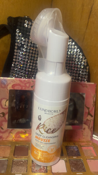 Mousse Nettoyant Profond Lundborly