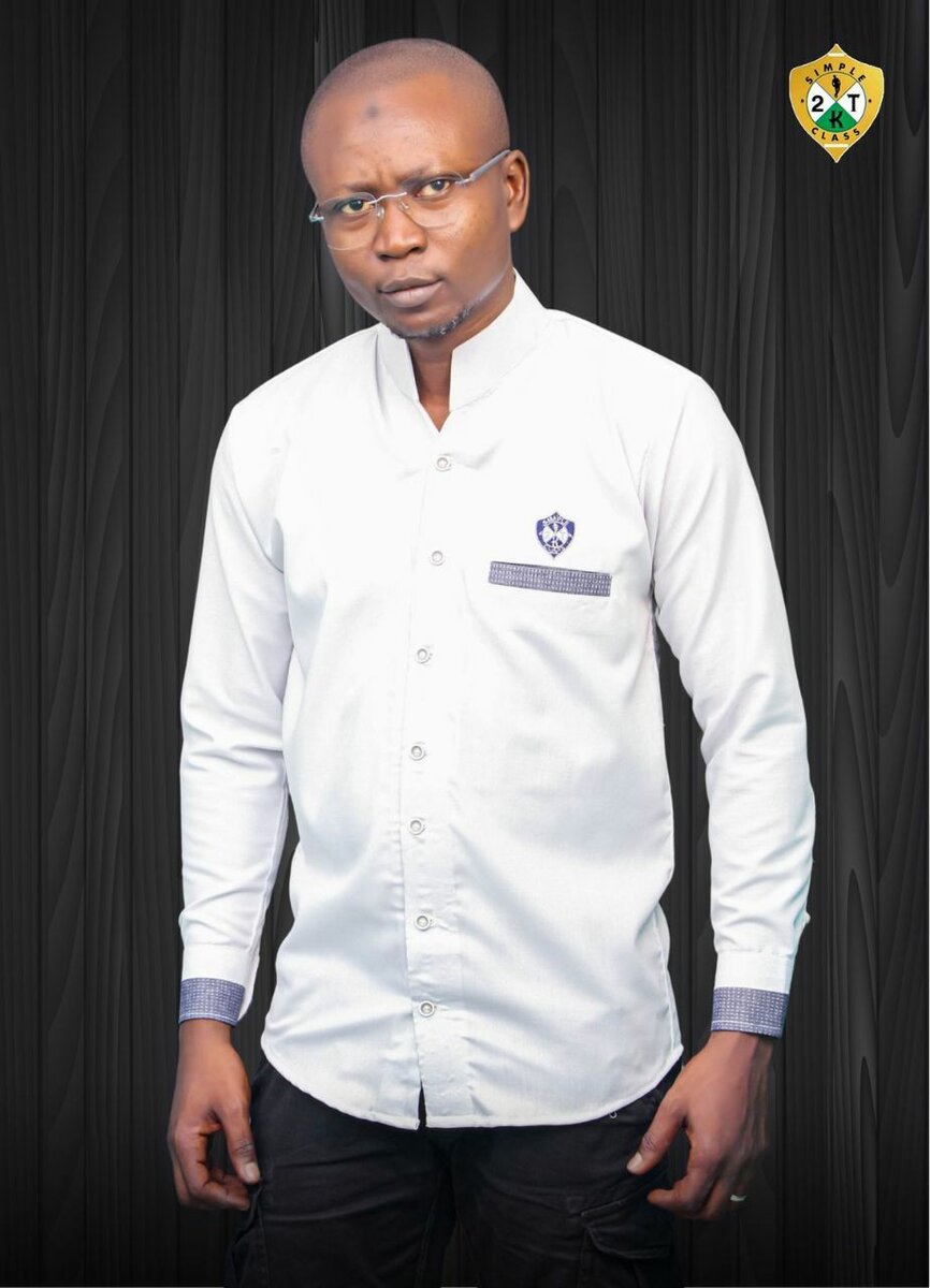 Chemise blanche élégante homme