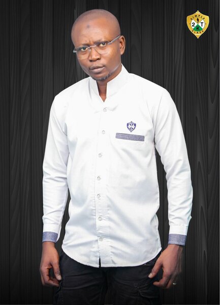 Chemise blanche élégante homme