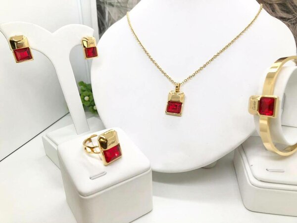 Bijou femme très Bonne qualité