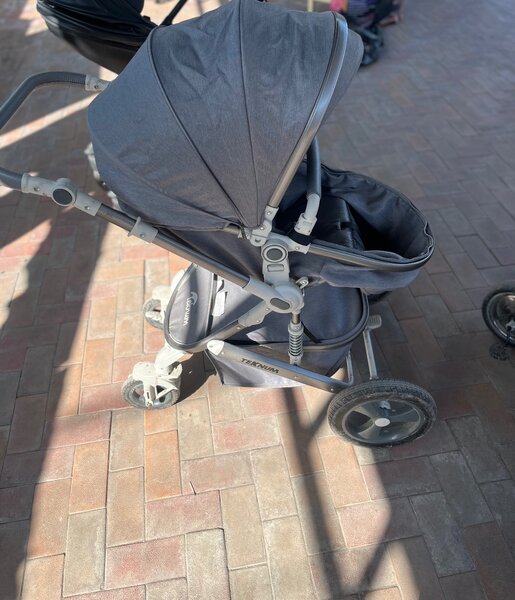 Коляска + автолюлька 2в1! В отличном состоянии!