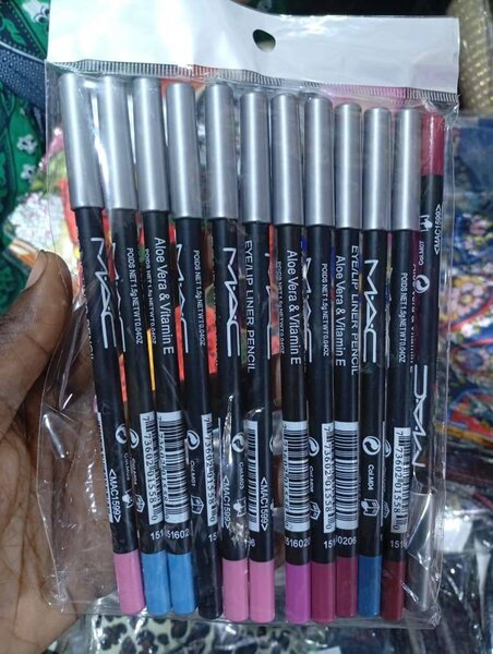 Ensemble Crayons Eyeliner Colorés