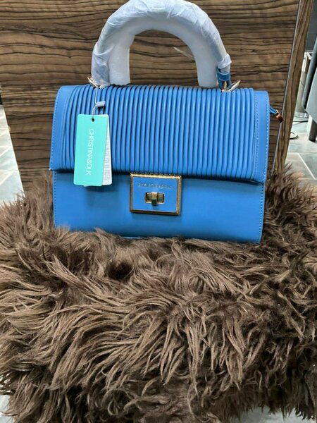 Sac à main en cuir bleu élégant