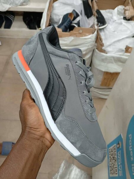 Puma gris pour hommes