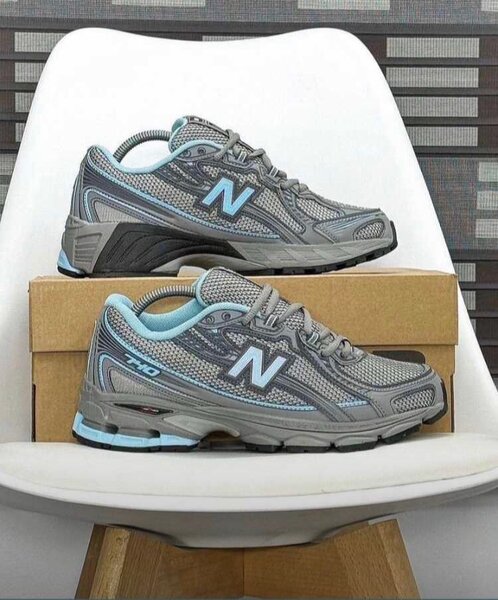 New balance 740