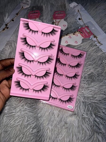 Faux cils effet extension