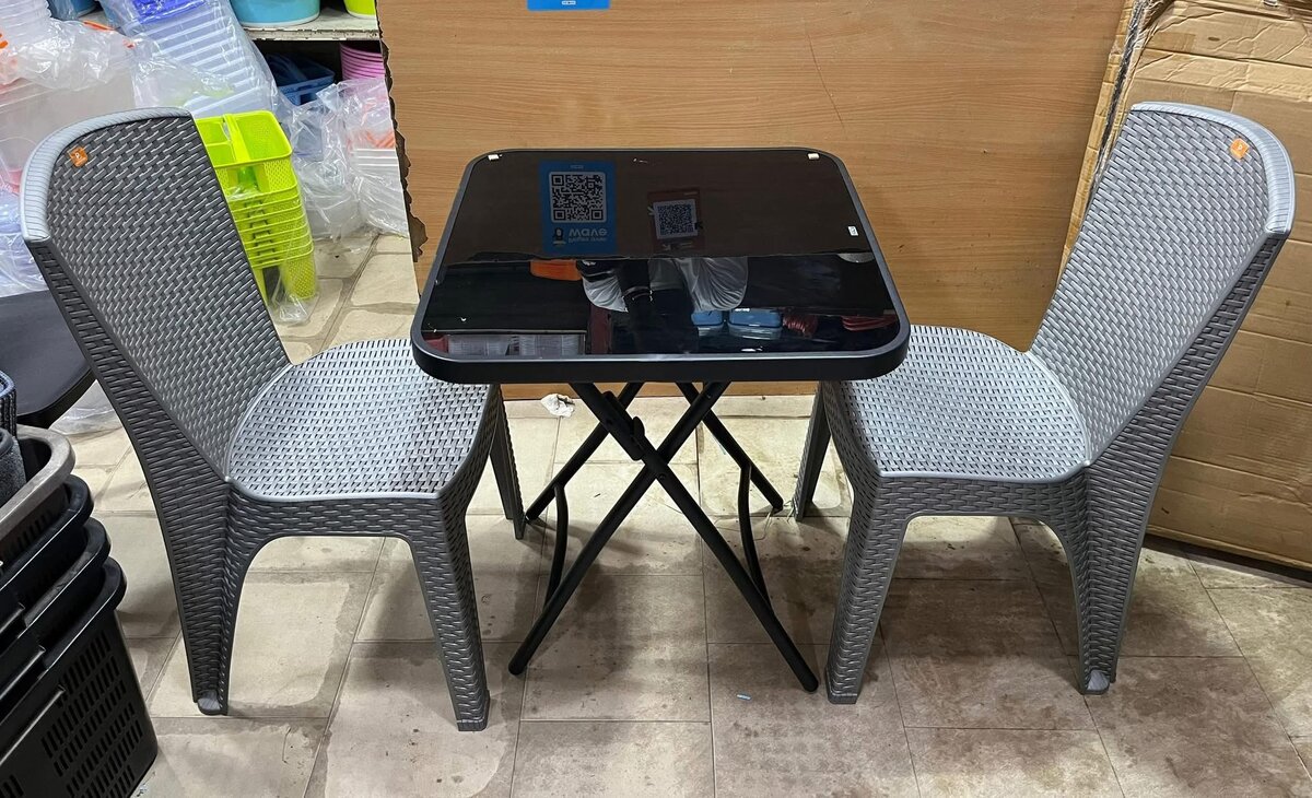 Set de table et 2 chaises