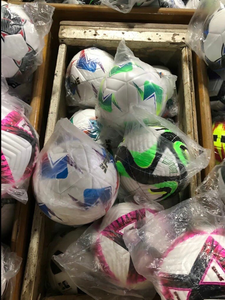 Ballon de football multicolore