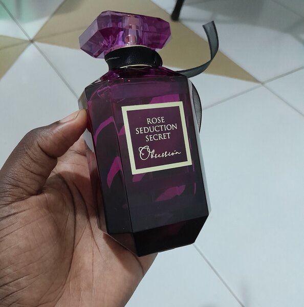 Rose seduction obsession by fragrance world