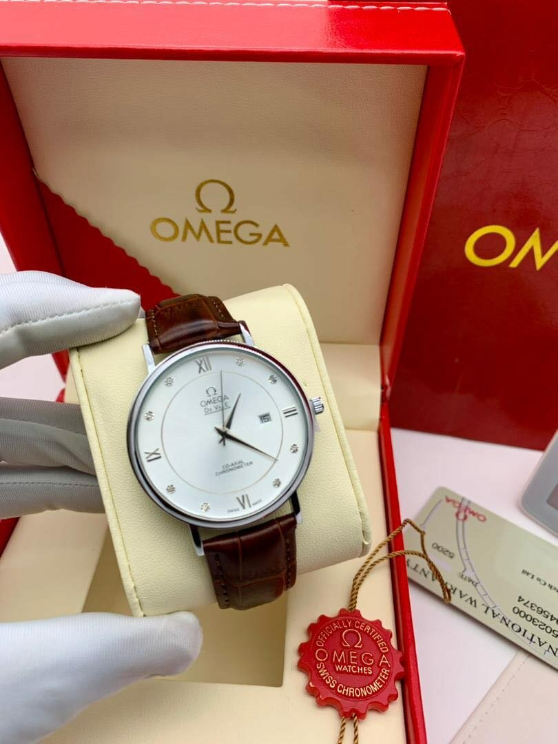 Montre OMEGA De Ville élégante