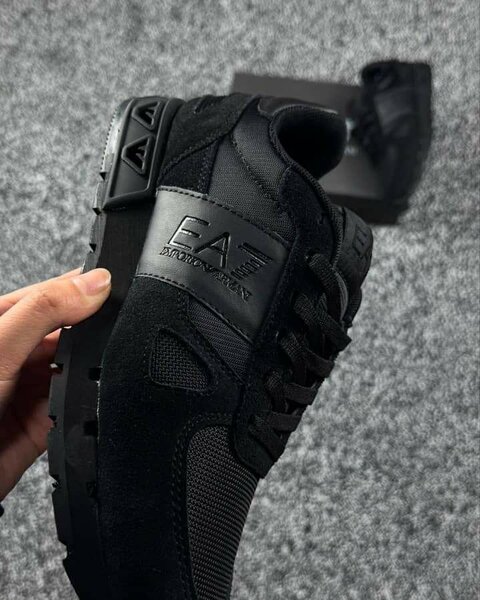 Chaussures de sport noires EA7