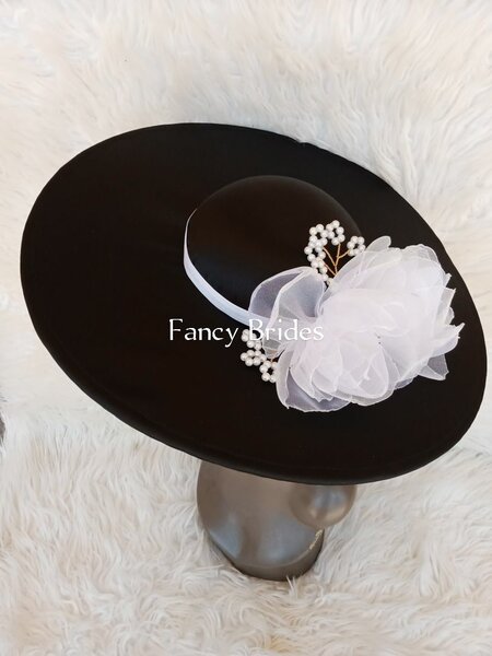 Fascinator hat