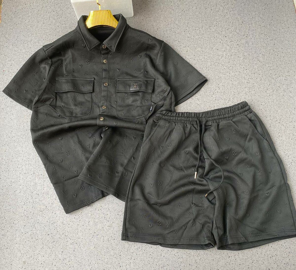 DESIGNER TOP AND DOWN