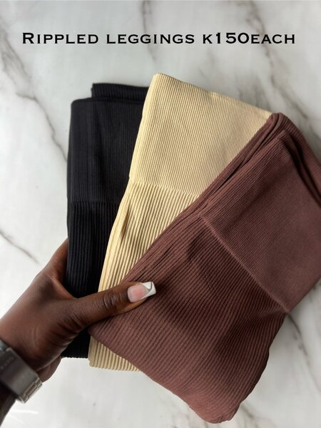 Ripped thick leggings