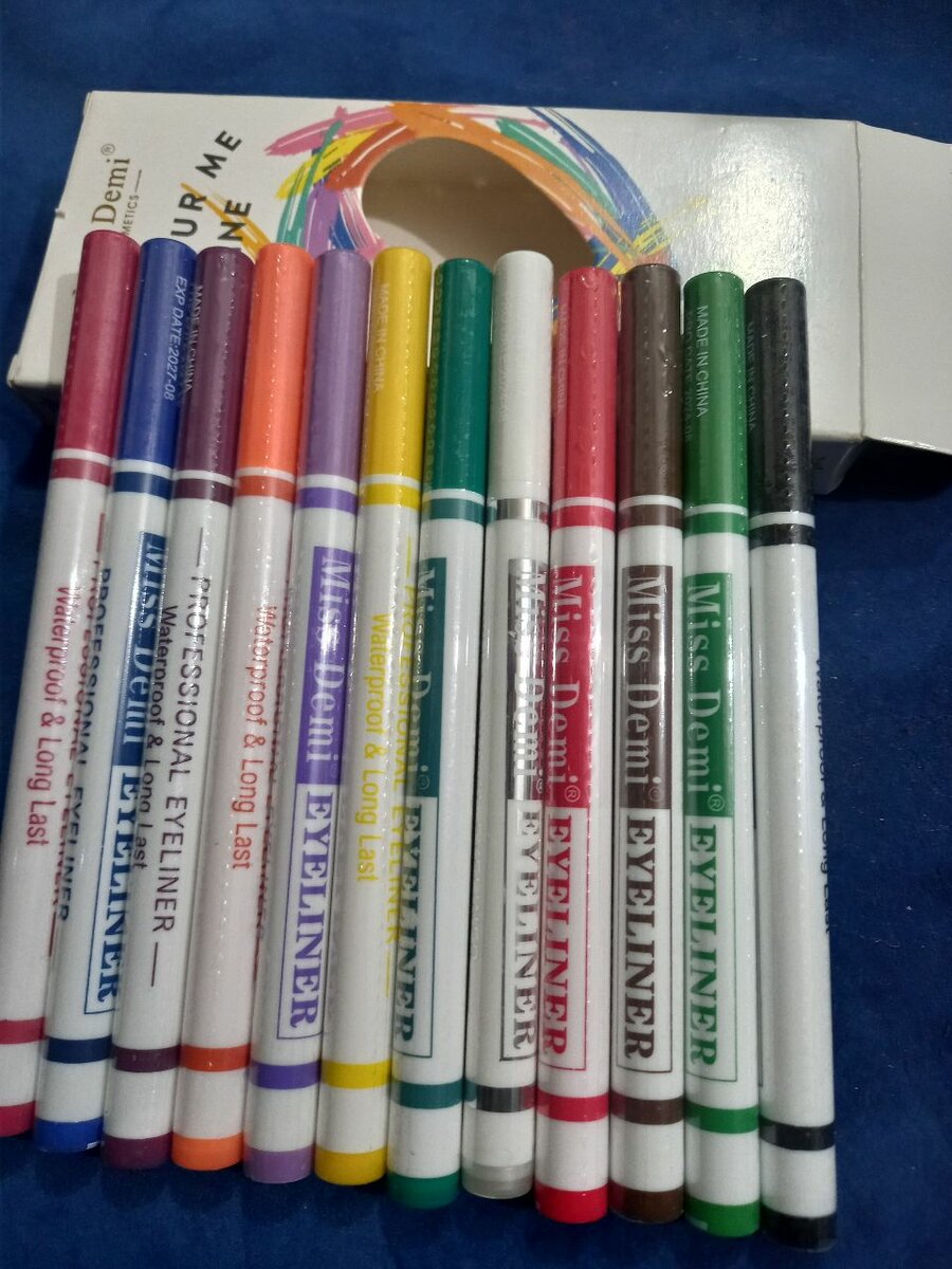 Multi color eyeliner