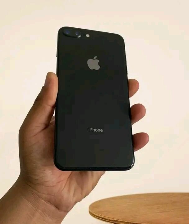 iPhone noir élégant