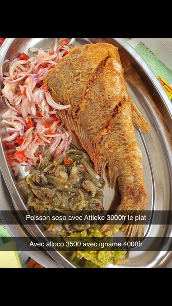 Plat de Poisson Frit avec Garnitures