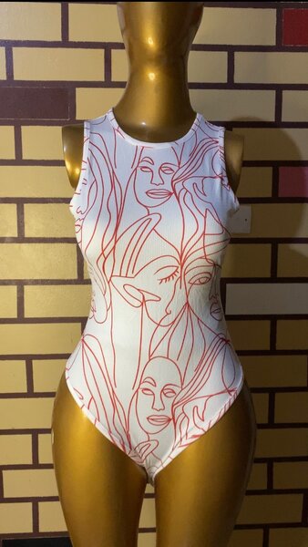 Body femme en dentelle ajusté