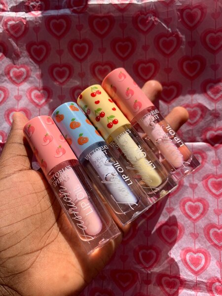 Huile à lèvres fruitée