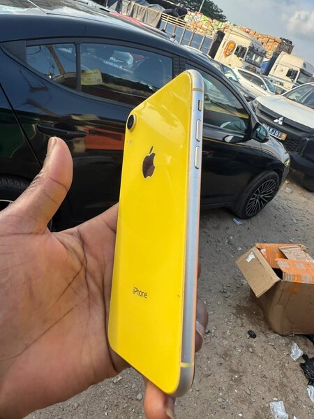 iPhone XR Jaune 64 Go