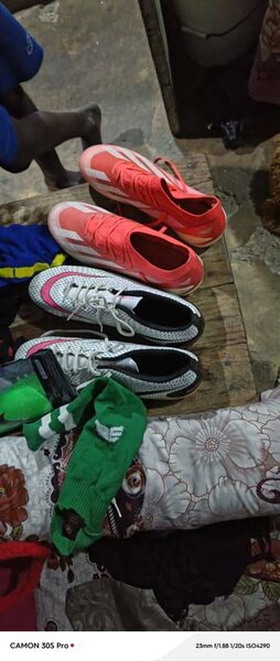 Crampons adidas Nike