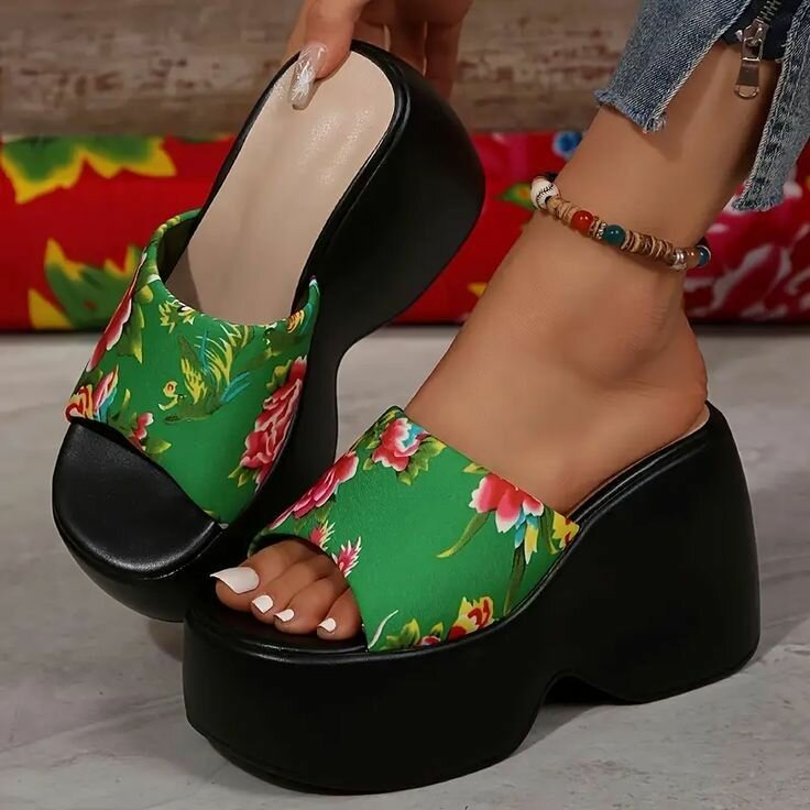 Ladies wedge sandals