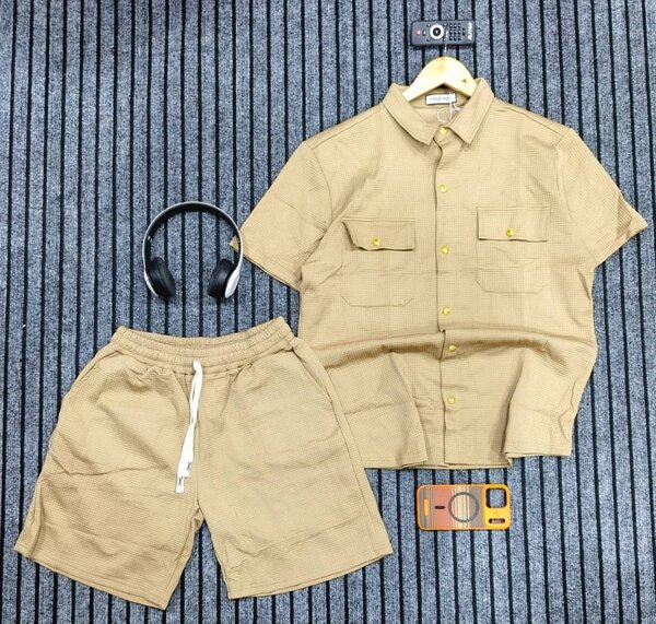 Ensemble chemise et short beige