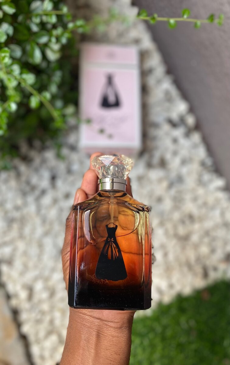 Parfum little black dress