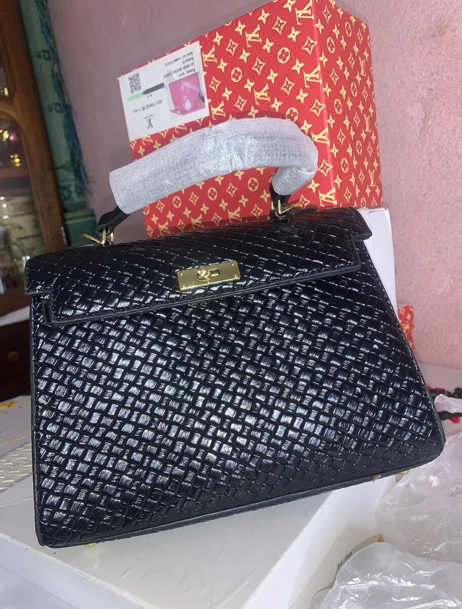 Sac à main tressé élégant