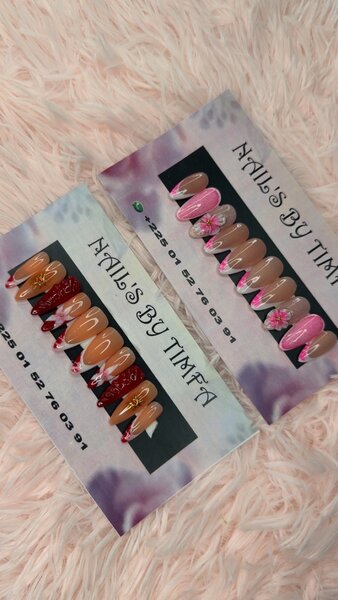 Ongles Faux Artistiques Colorés