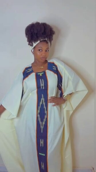 Robe magnifique avec Foulard