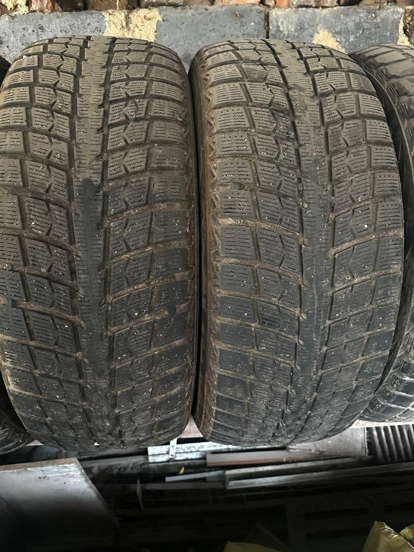 Комплект зимних шин