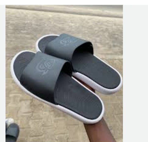 Claquettes confortables noir-blanc