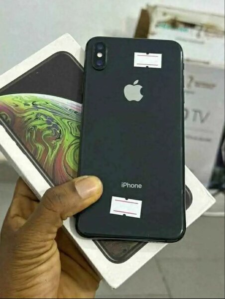 iPhone Noir - Smartphone élégant