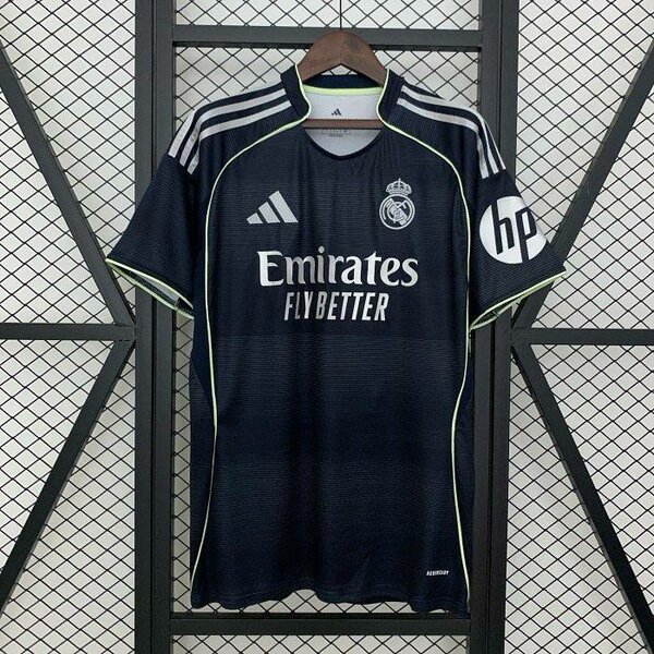 Maillot de foot Adidas et Nike