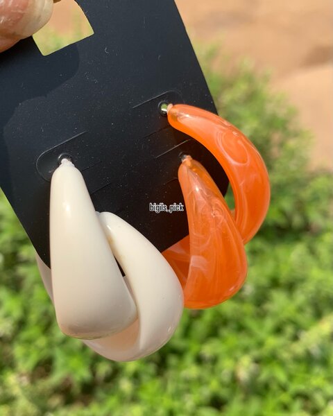 Lightweight earring (orange and cream)