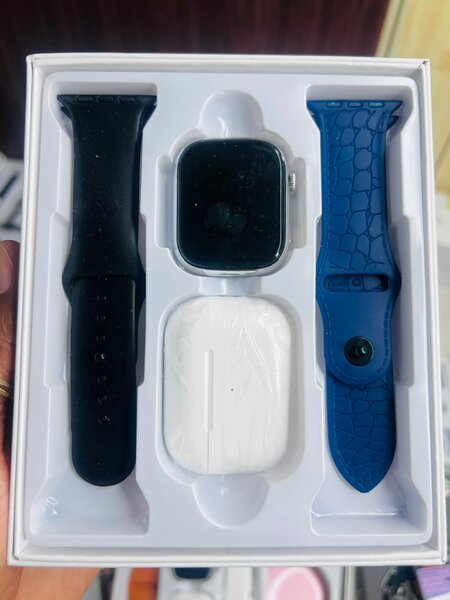 Montre intelligente avec bracelets interchangeables