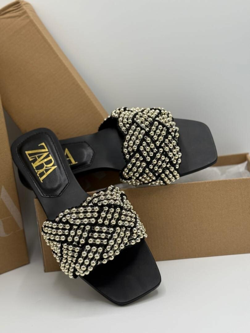 Ladies beaded slides