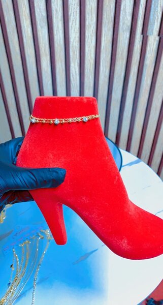 Vitrine à Bijoux en Forme de Bottine