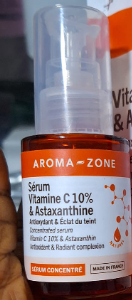 Le sérum à la vitamine C en bouteille 