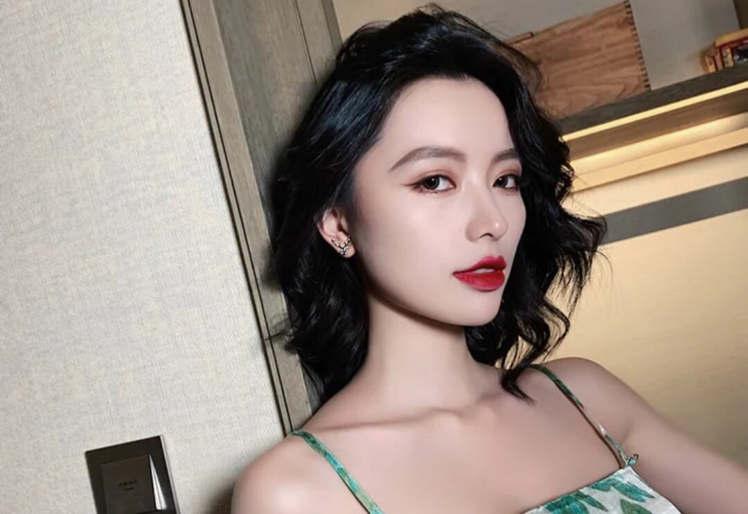 Earing golden Deer shape