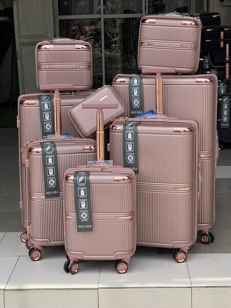 Set de valises rigides élégantes