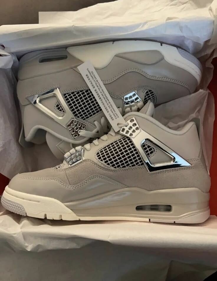 JORDAN 4 RETRO