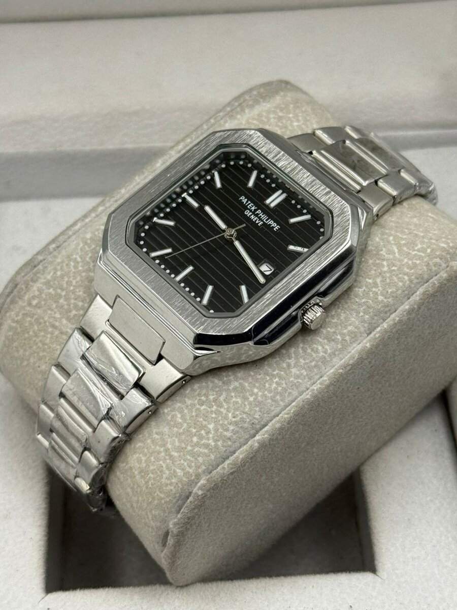 Montre élégante en acier inoxydable